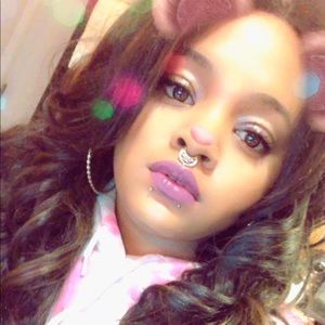 Meet your Posher, Yasmine